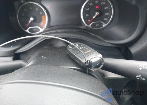 2022 Jeep Renegade Latitude 4X4 z USA, uszkodzony, nr VIN ZACNJDB12NPN83931